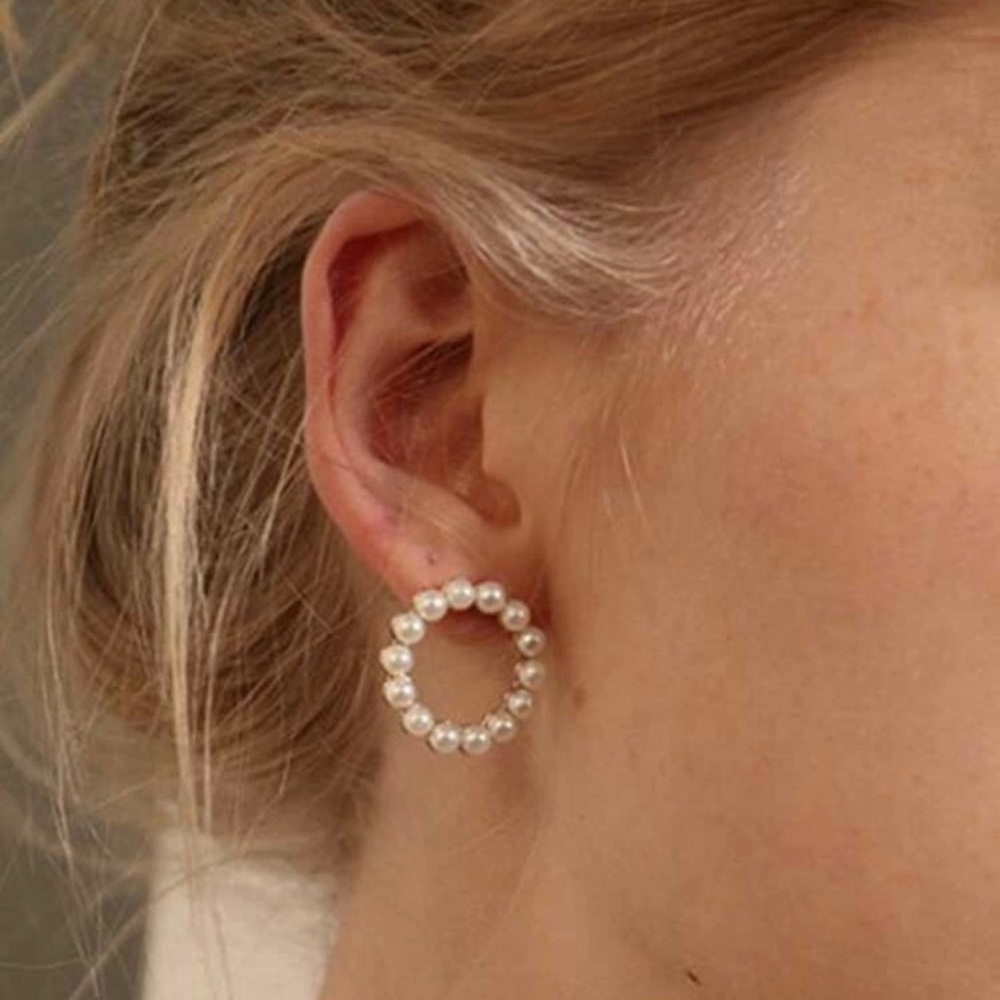 3/$30 💛 Faux Pearl Stud Earrings - Picture 1 of 6